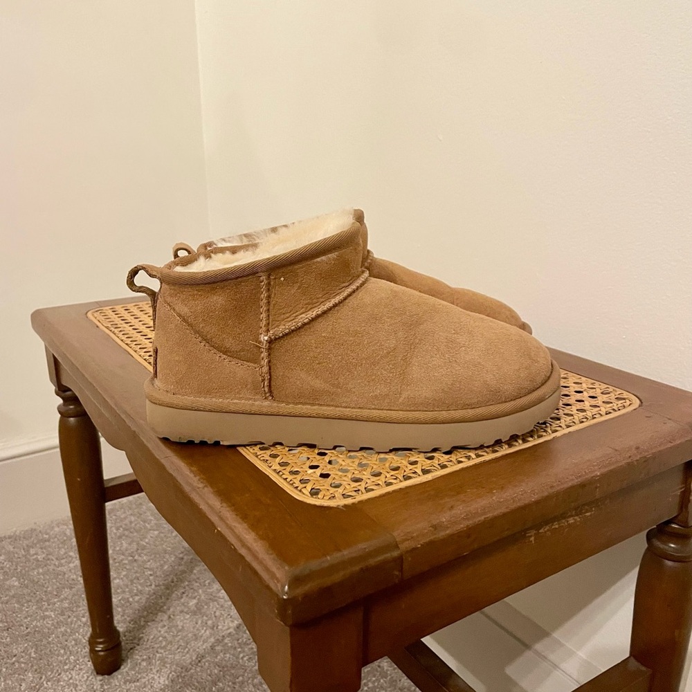 Ugh Ultra Mini Boot in Chestnut